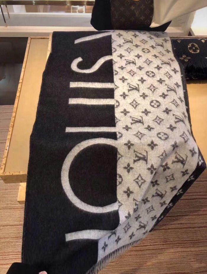 Louis Vuitton Scarf LV00053